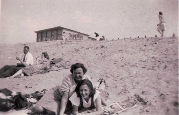 Mina and Willy at the beach at Katwijk in 1946